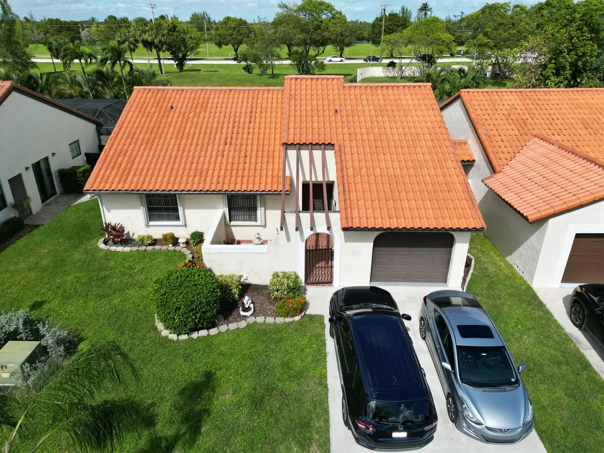 21 Columbia Court, Deerfield Beach, FL 33442 - Image #1