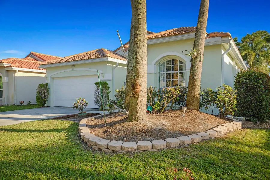 7019 SE Twin Oaks Circle Se, Stuart, FL 34997 - Image #3