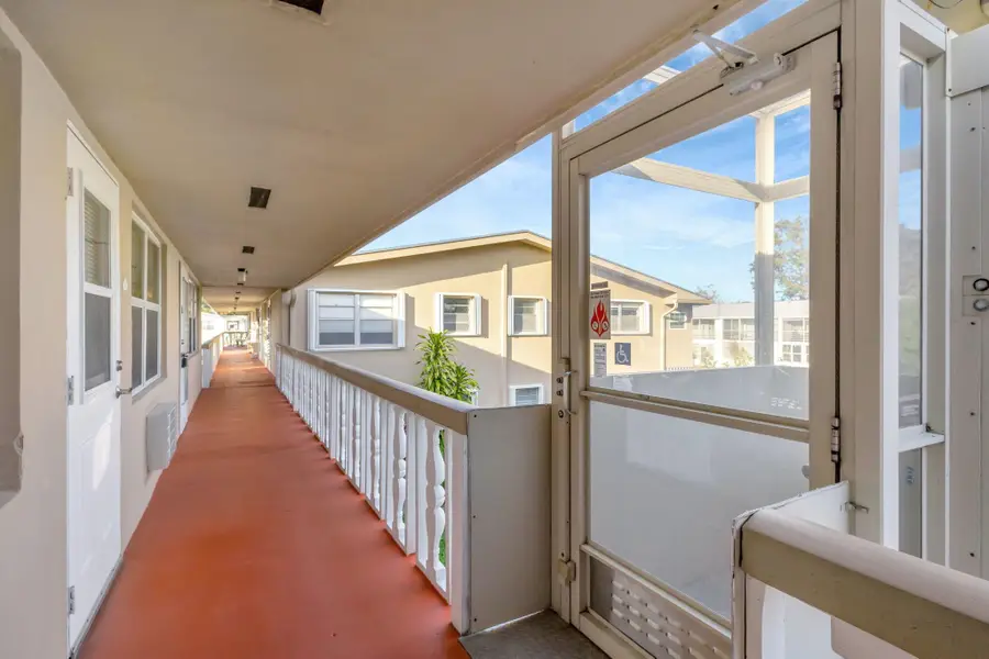 121 Bedford E, West Palm Beach, FL 33417 - Image #3