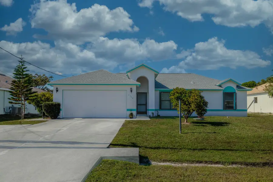 2352 SE West Blackwell Drive, Port Saint Lucie, FL 34952 - Image #2
