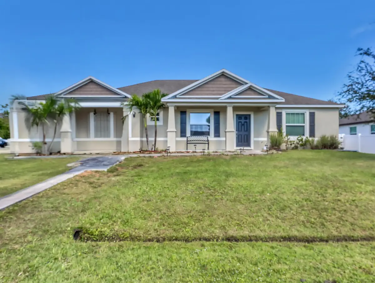 1725 SW Alberca Lane, Port Saint Lucie, FL 34953 - Image #1