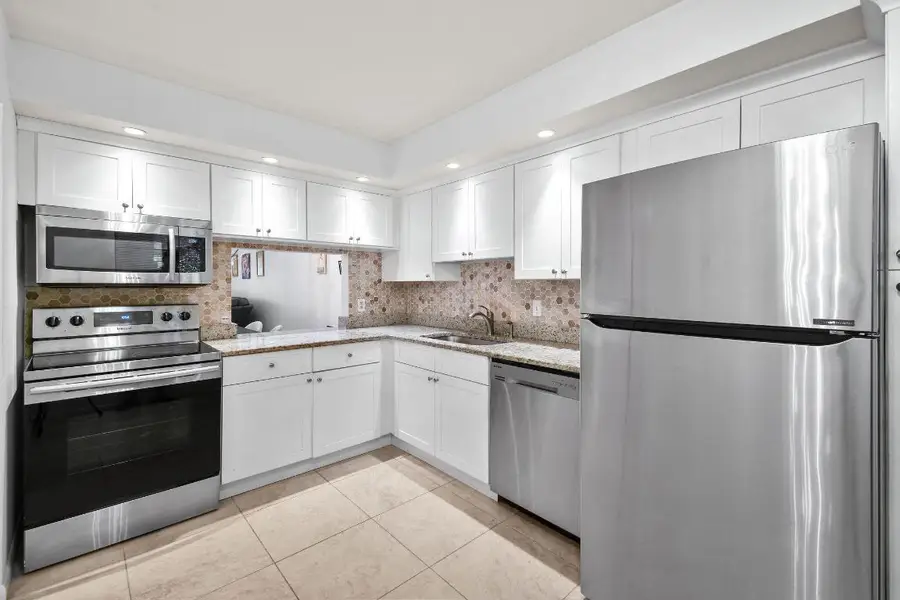 140 Lake Nancy Lane #112, West Palm Beach, FL 33411 - Image #2