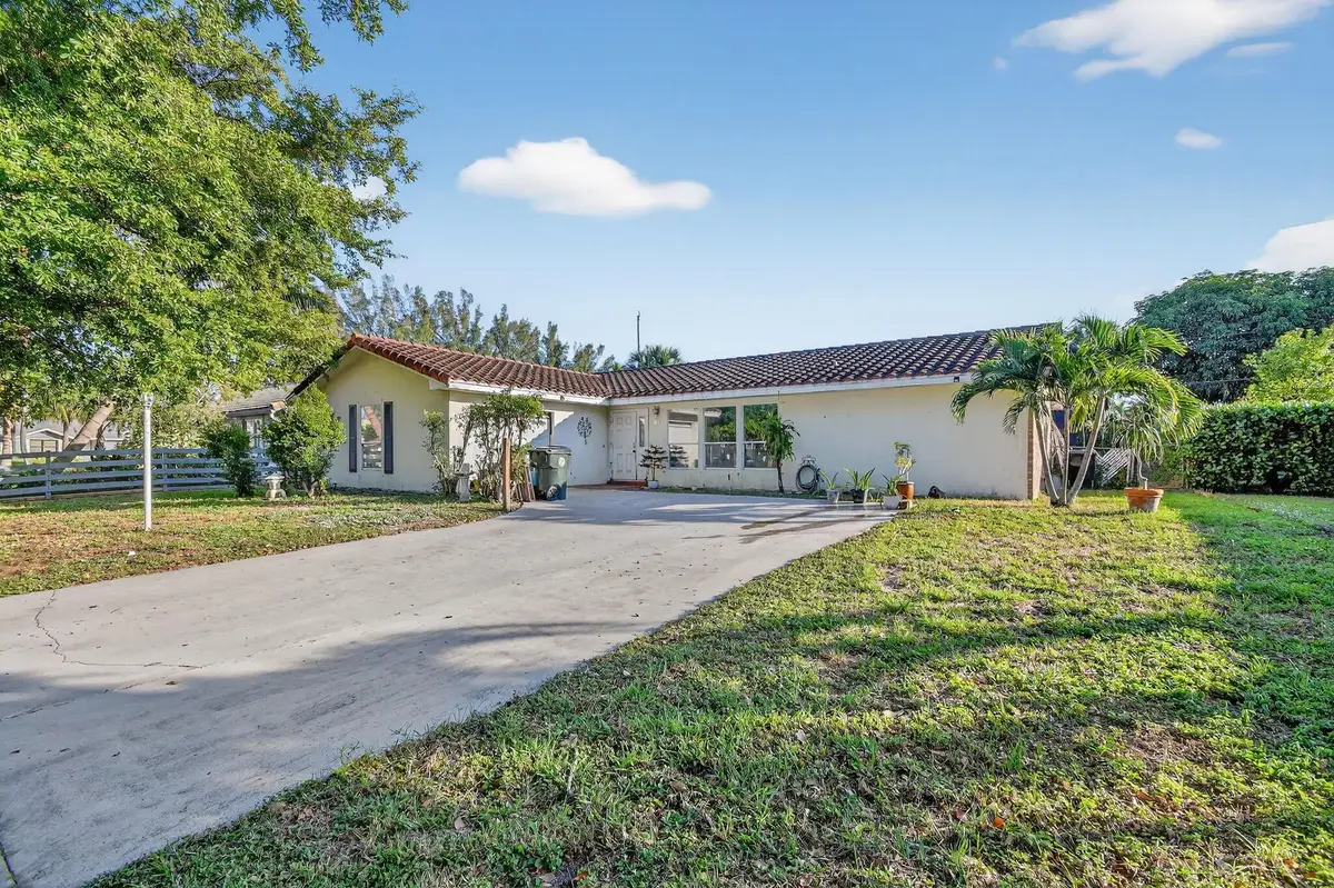 1813 17th Avenue N, Lake Worth Beach, FL 33460 - Image #1