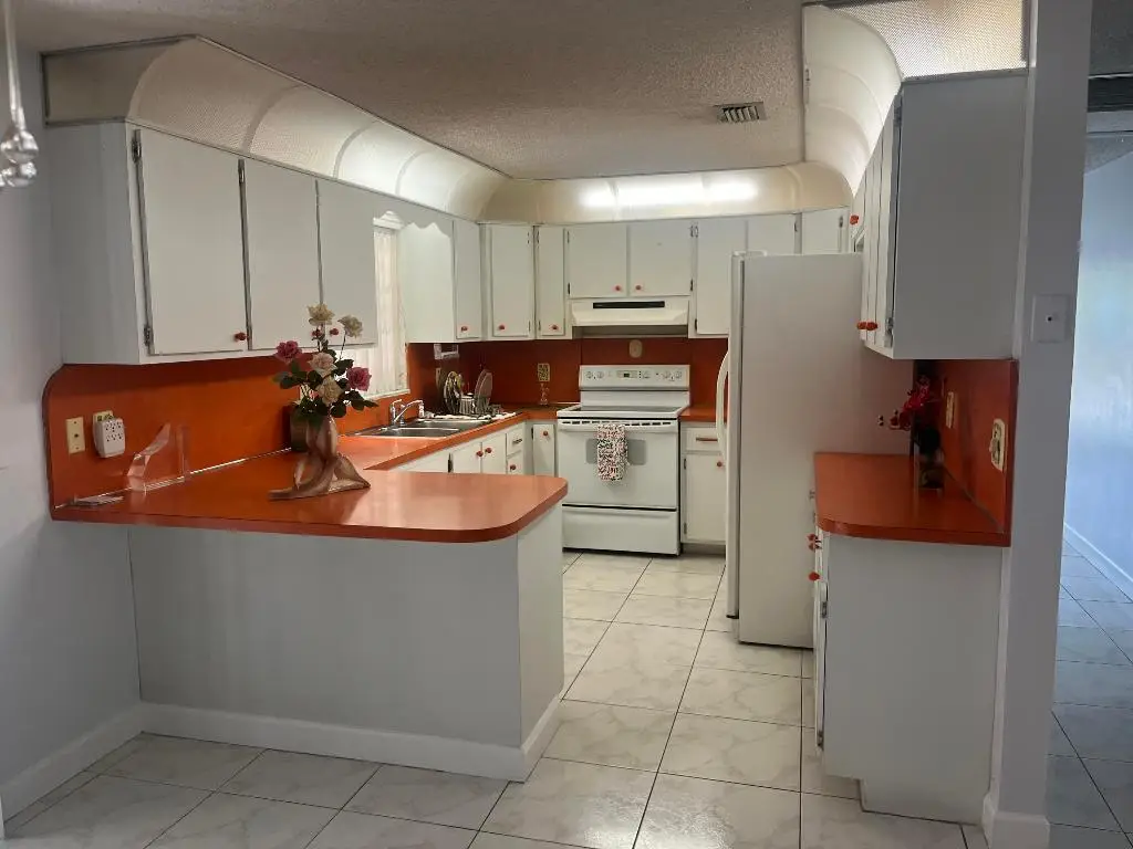 820 W Lakewood Road, West Palm Beach, FL 33405 - Image #1