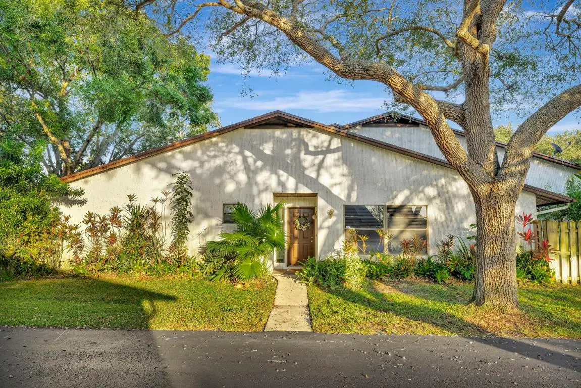 2080 Colonial Road #1, Fort Pierce, FL 34950 - Image #1