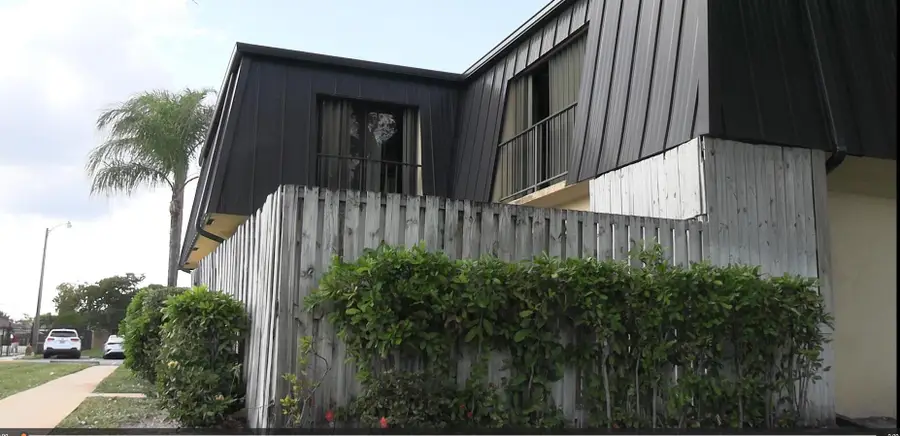 2464 Waterside Drive, Lake Worth, FL 33461 - Image #2