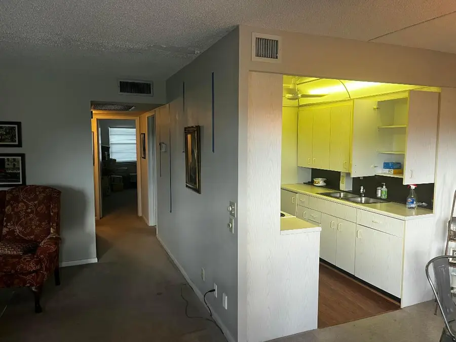 2087 Exeter E, Boca Raton, FL 33434 - Image #2