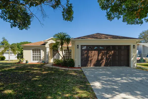 2201 SE Carnation Road, Port St Lucie, FL 34952