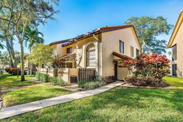 10423 S Circle Lake Drive #102, Boynton Beach, FL 33437