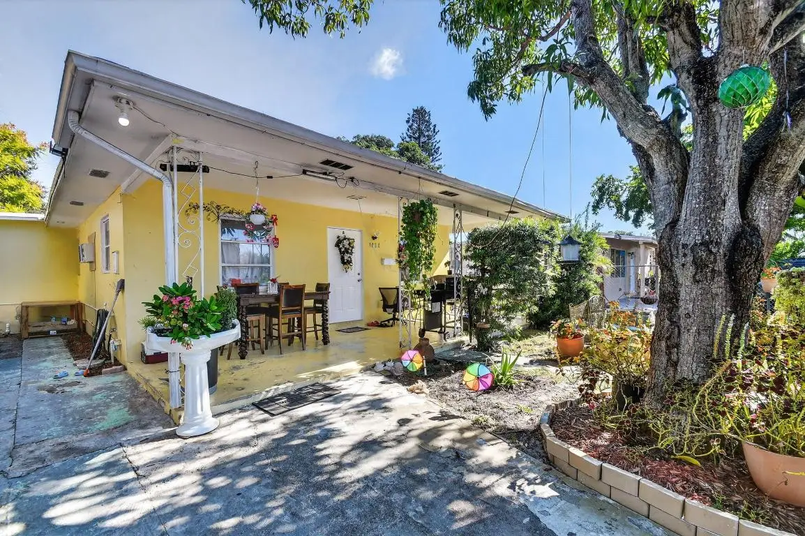 1020 S K Street, Lake Worth Beach, FL 33460 - Image #1