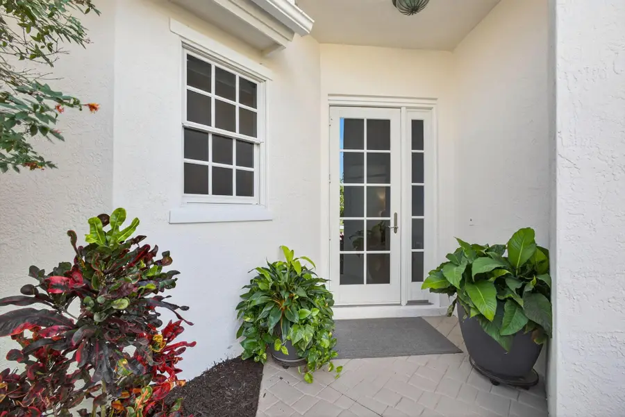 934 Augusta Pointe Drive, Palm Beach Gardens, FL 33418 - Image #2