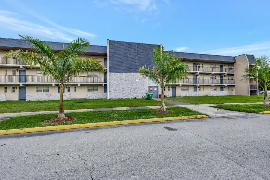 7820 S Colony Circle #109, Tamarac, FL 33321 - Image #2