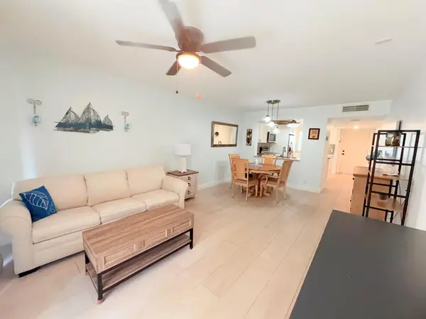 3138 Via Poinciana #306, Lake Worth, FL 33467