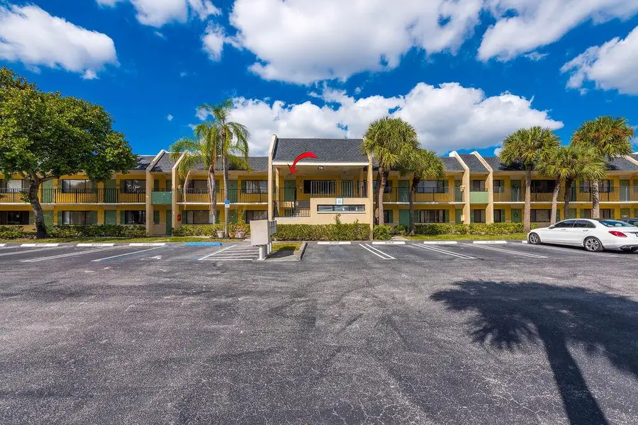 1529 Meadows Circle W, Boynton Beach, FL 33436 - Image #2