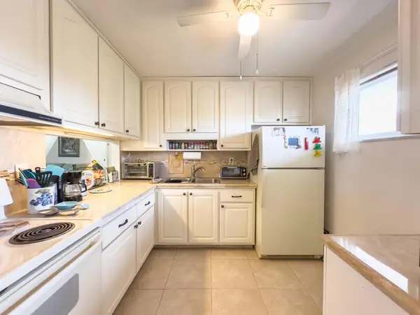 2534 Garden Drive S #207, Lake Worth, FL 33461