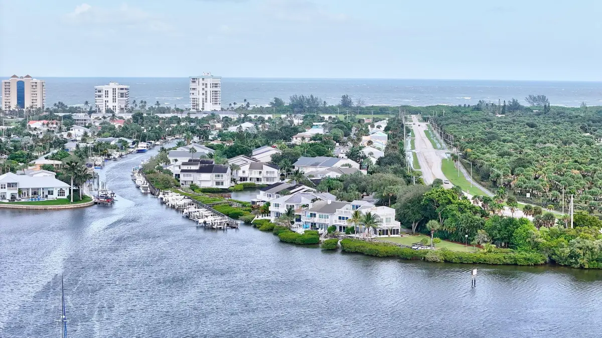 2486 Harbour Cove Drive, Fort Pierce, FL 34949 - Image #1