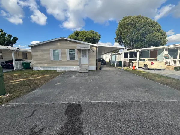 13281 SW 10th Manor, Davie, FL 33325