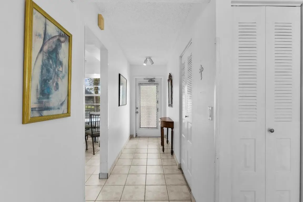 27 Abbey Lane #205, Delray Beach, FL 33446 - Image #1