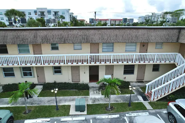 1204 S Lake Drive E #3, Lantana, FL 33462