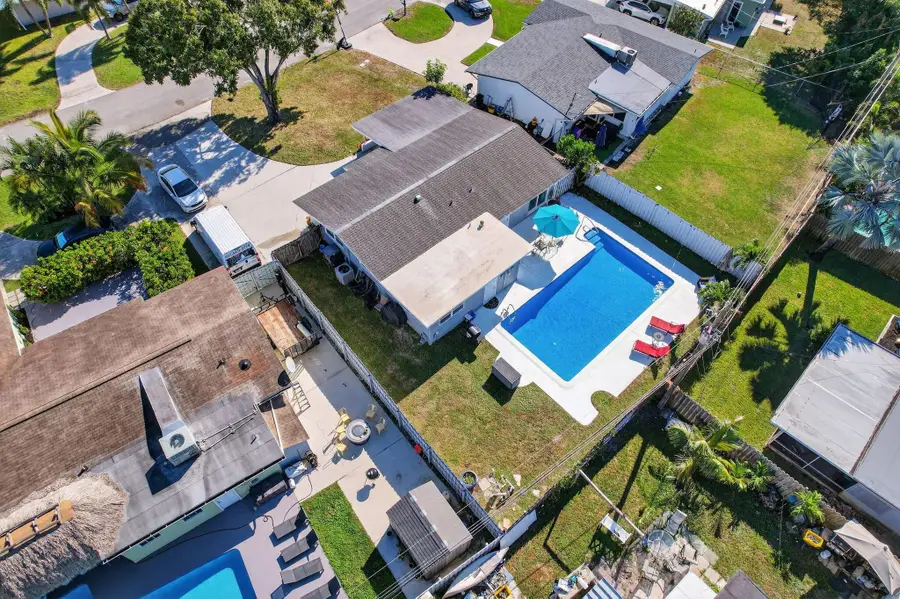 511 Iris Avenue, Palm Beach Gardens, FL 33410 - Image #3