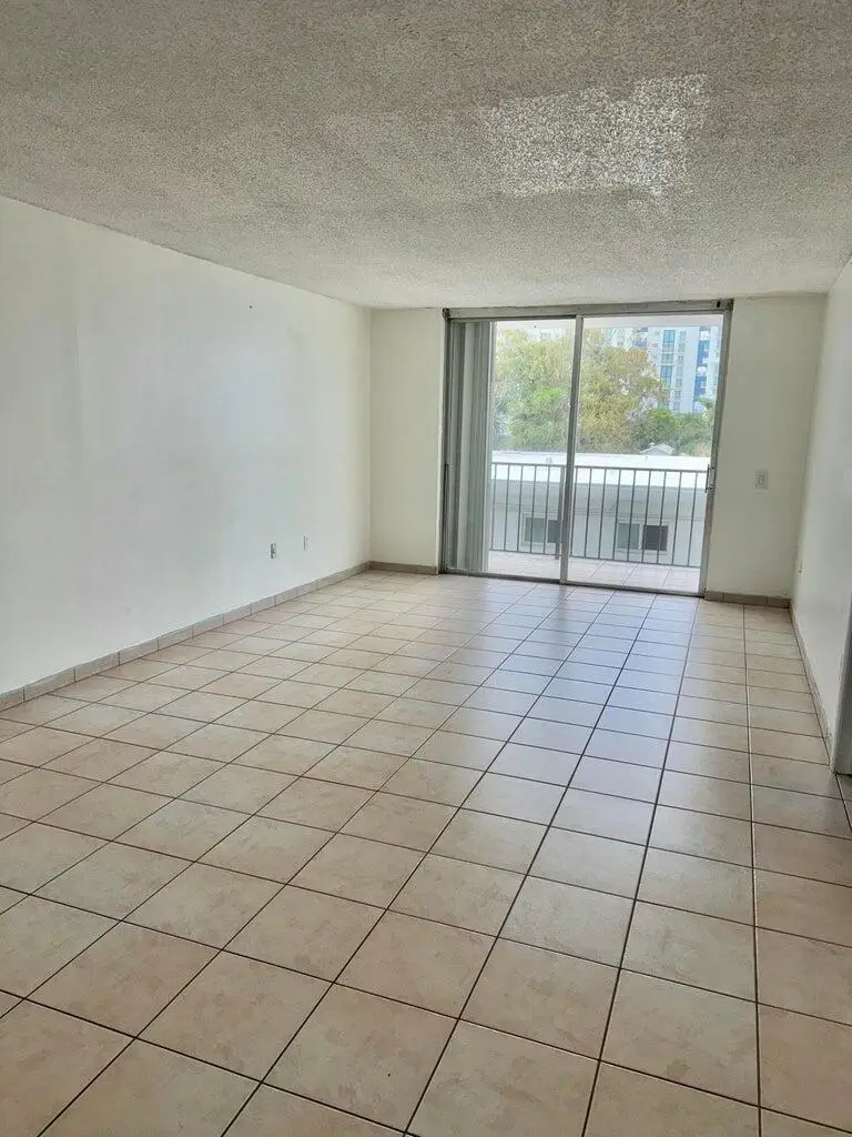 7601 Byron Avenue #3c, Miami Beach, FL 33141 - Image #2
