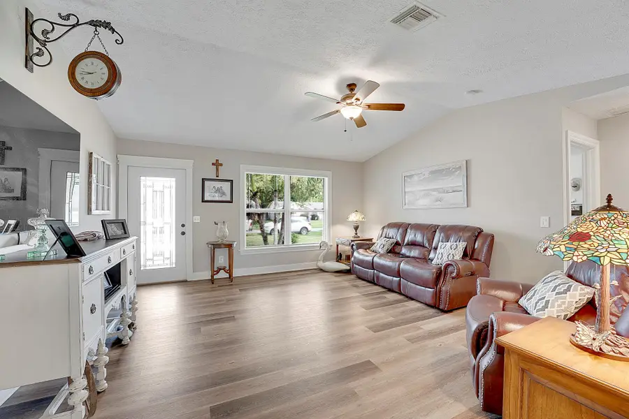 3004 SE Bamboo Street, Stuart, FL 34997 - Image #2