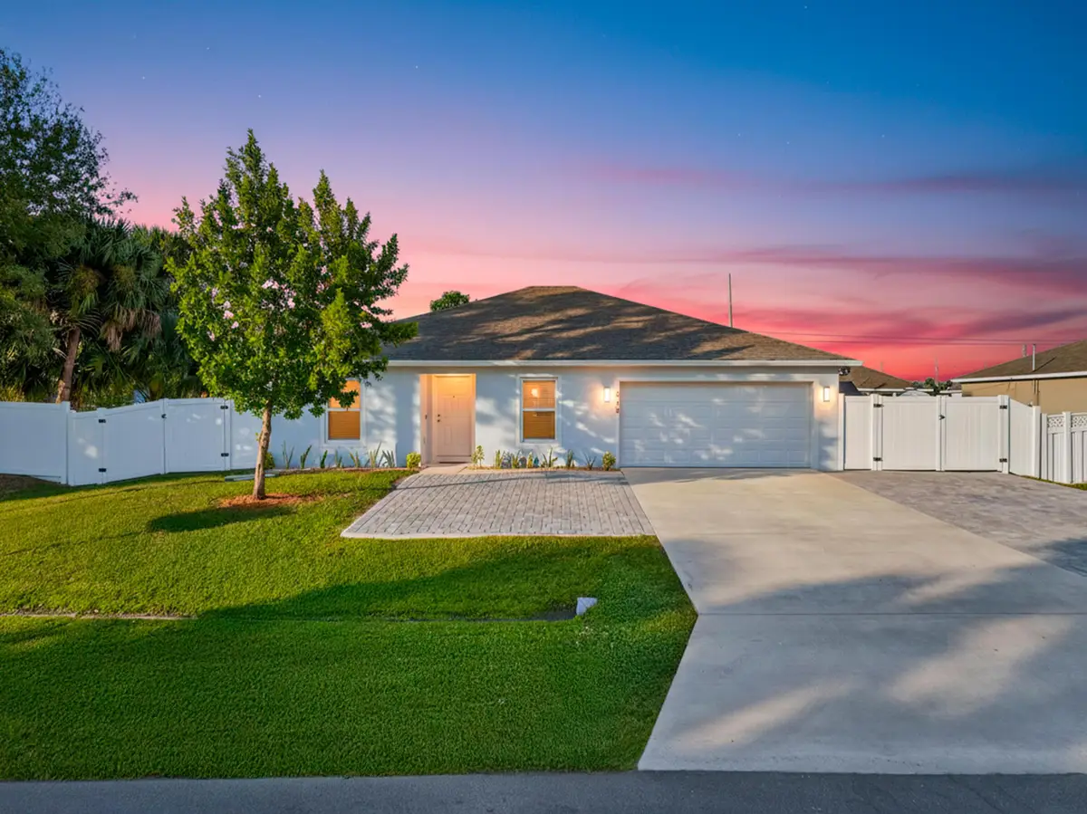 949 SW Fisherman Avenue, Port Saint Lucie, FL 34953 - Image #1