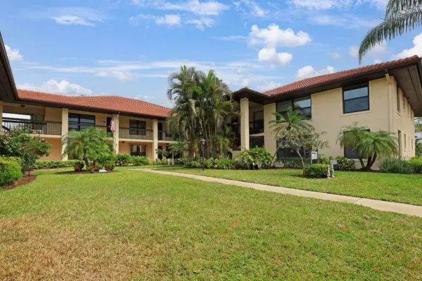 771 SW South River Drive #102, Stuart, FL 34997