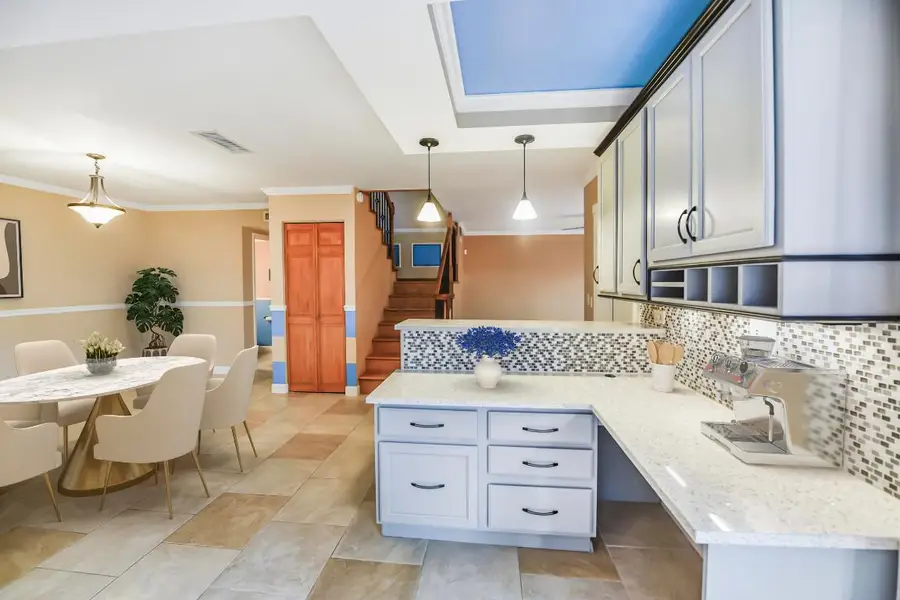 102 Woodland Road, Palm Springs, FL 33461 - Image #3