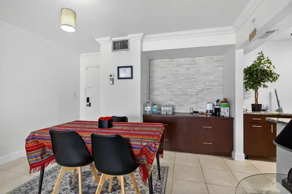 1428 SE 4th Avenue #102, Deerfield Beach, FL 33441