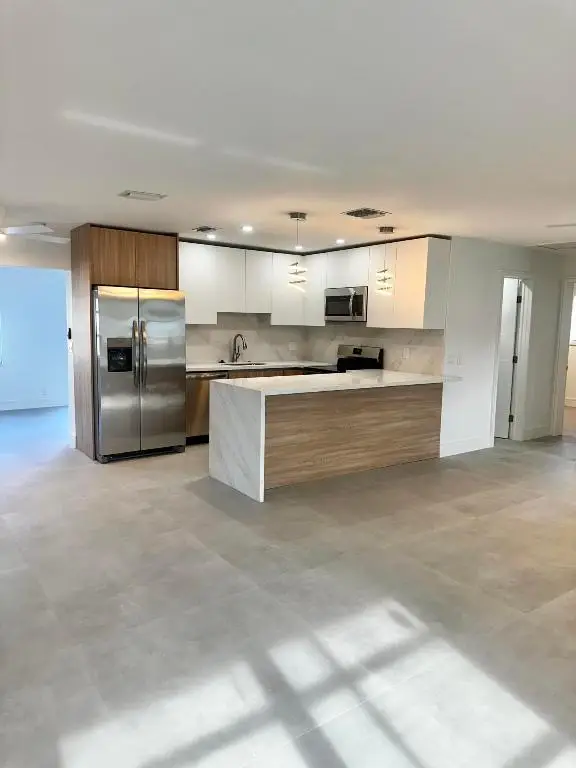 790 Sarazen Drive, West Palm Beach, FL 33413 - Image #2