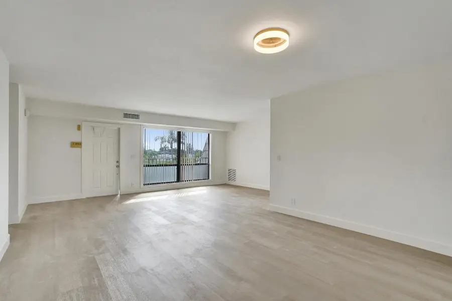 1040 Homewood Boulevard #L202, Delray Beach, FL 33445 - Image #3