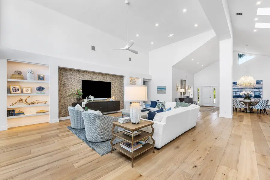 6933 SE Harbor Circle, Stuart, FL 34996 - Image #2