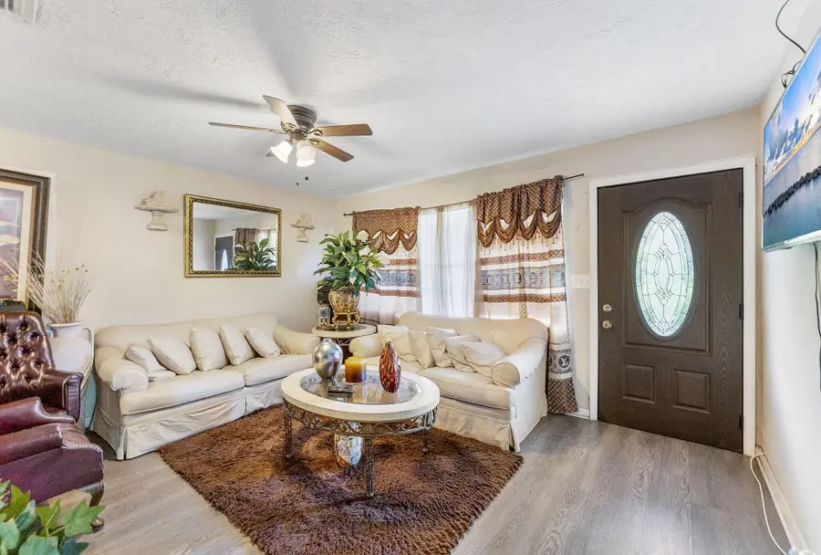 457 Evergreen Drive, Lake Park, FL 33403 - Image #3