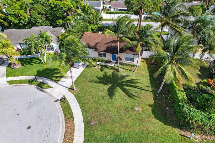 102 Cedar Court, Jupiter, FL 33458 - Image #2