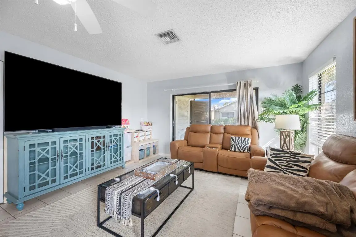 197 SE 1st Circle #15b, Boynton Beach, FL 33435 - Image #1