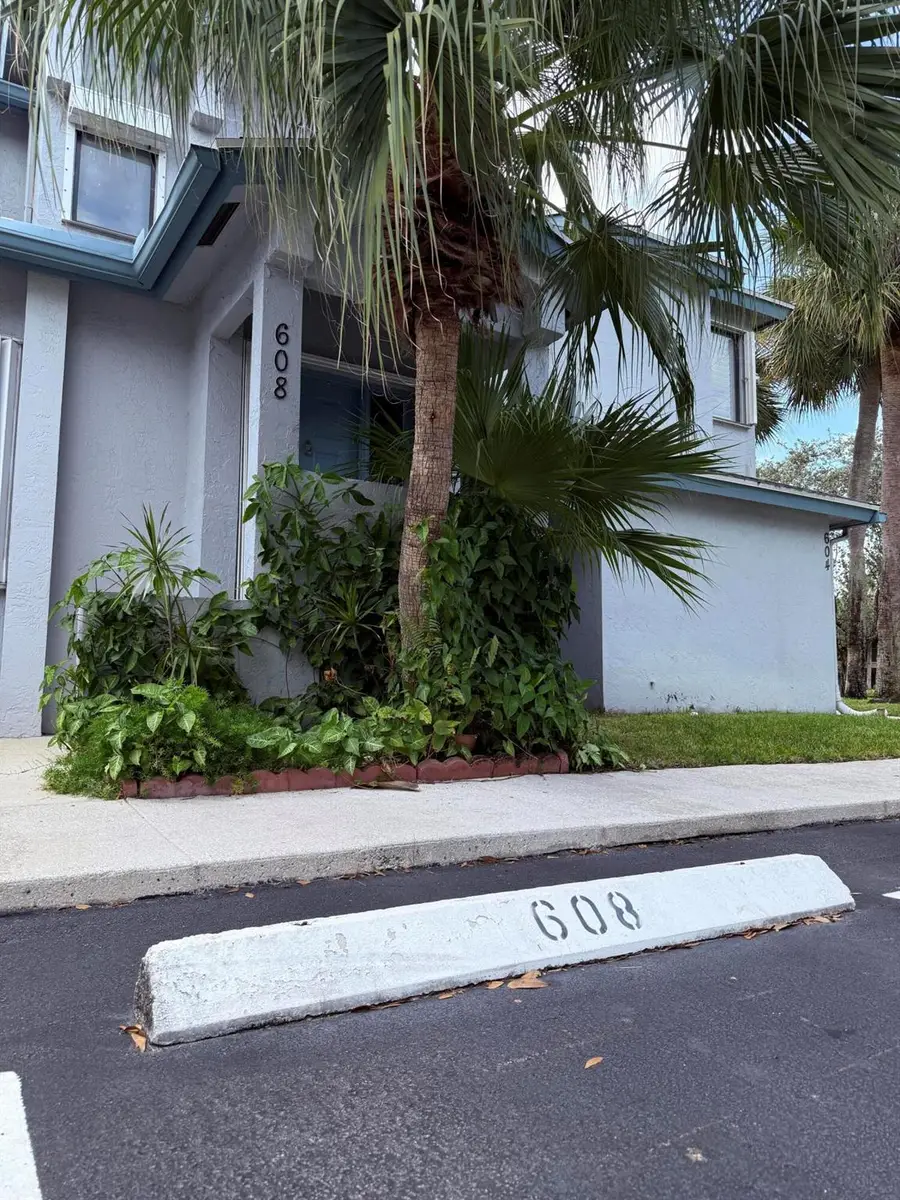 608 Harbour Pointe Way, Greenacres, FL 33413 - Image #3