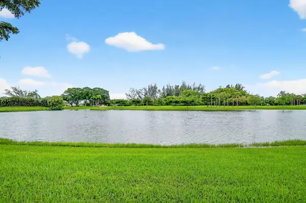 5710 Parkwalk Circle E, Boynton Beach, FL 33472