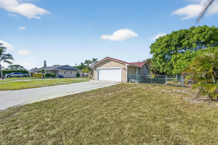 8288 SE Pine Circle, Hobe Sound, FL 33455 - Image #2