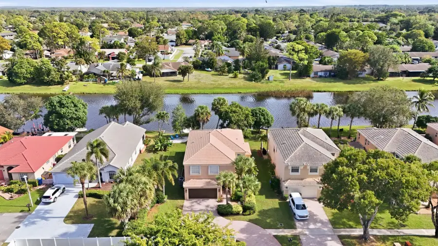 2462 Westmont Place, Royal Palm Beach, FL 33411 - Image #2