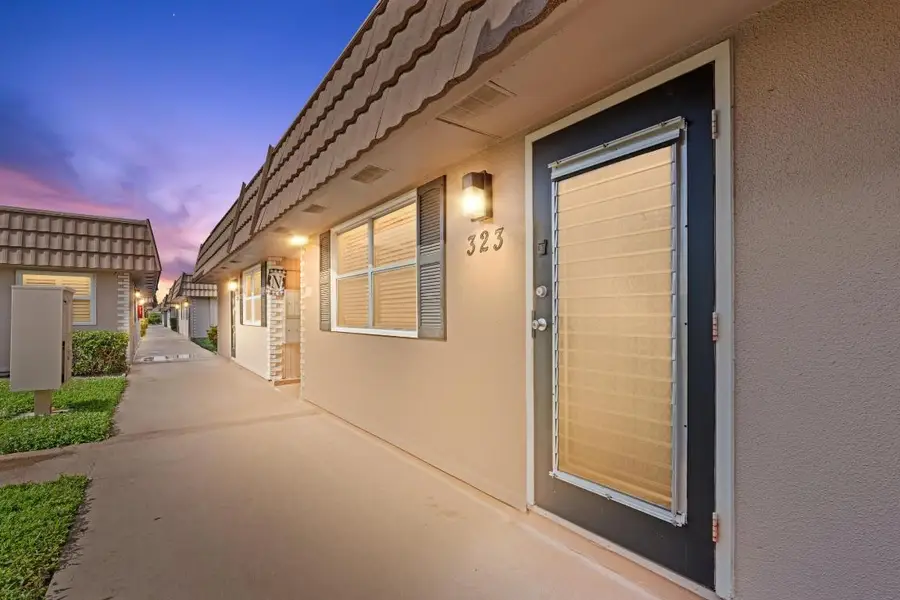 323 Seville N, Delray Beach, FL 33446 - Image #2