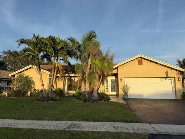 9766 Richmond Circle, Boca Raton, FL 33434
