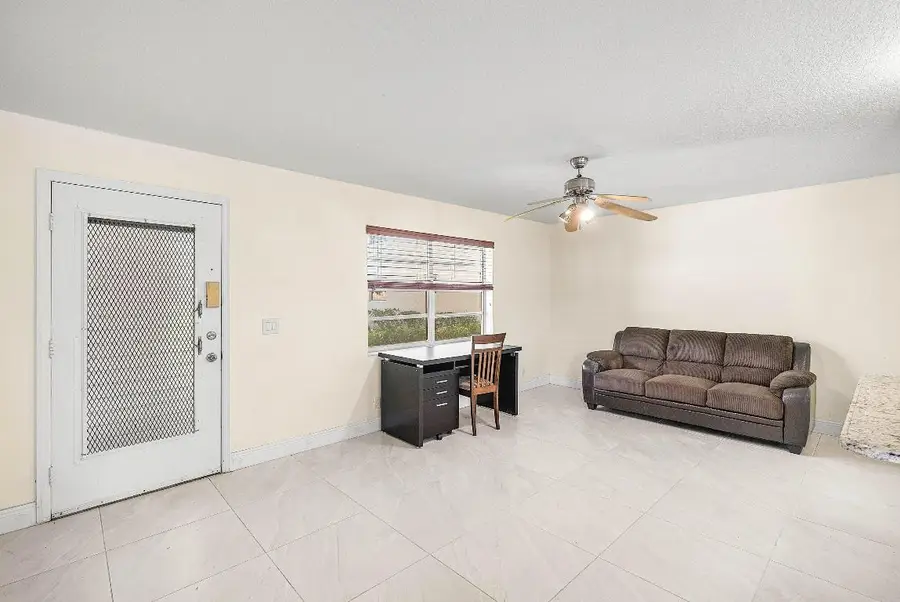447 Burgundy J, Delray Beach, FL 33484 - Image #3