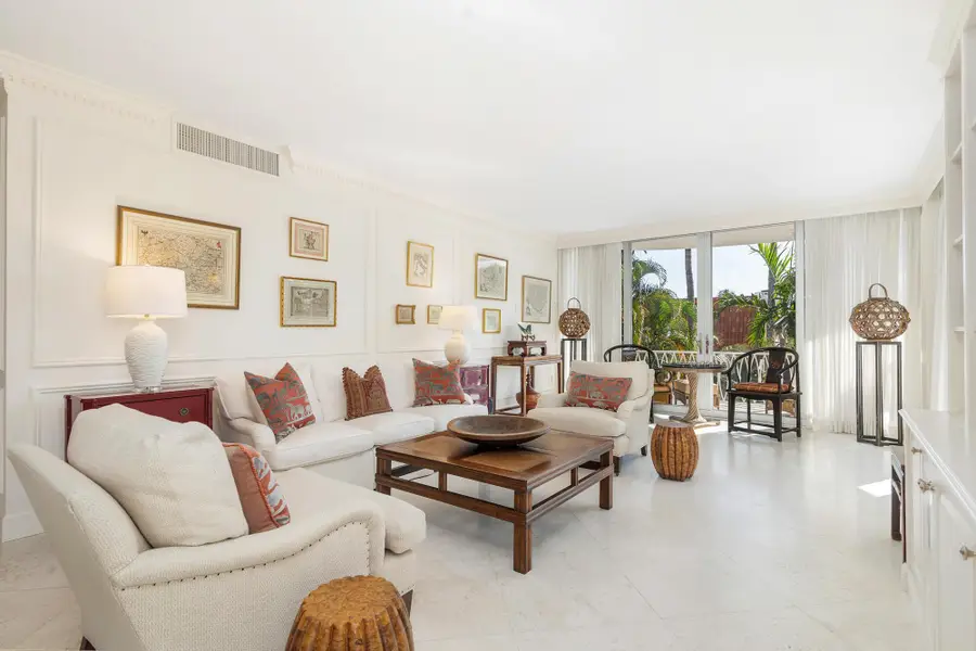 429 Australian Avenue #110, Palm Beach, FL 33480 - Image #2