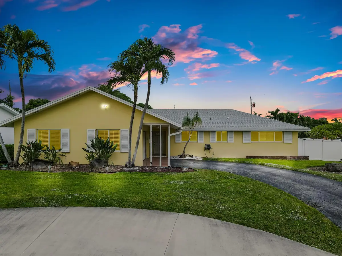 319 SW 11th Avenue, Boynton Beach, FL 33435 - Image #1