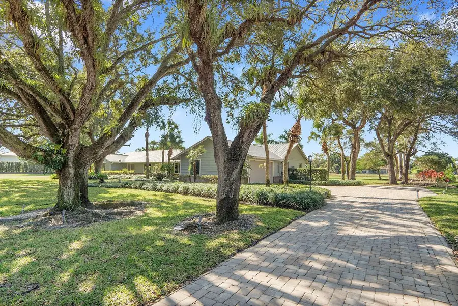 8631 Steeplechase Drive, Palm Beach Gardens, FL 33418 - Image #3