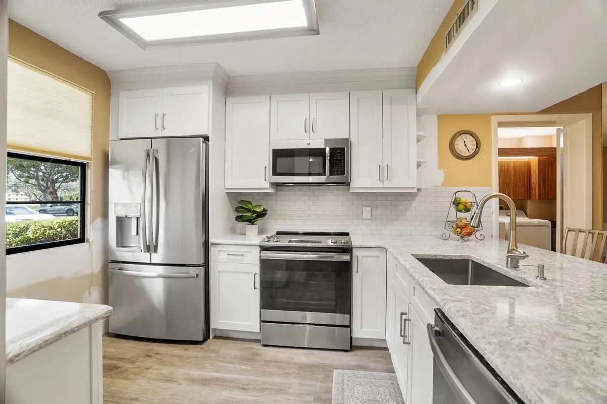 6061 Balboa Circle #102, Boca Raton, FL 33433 - Image #1