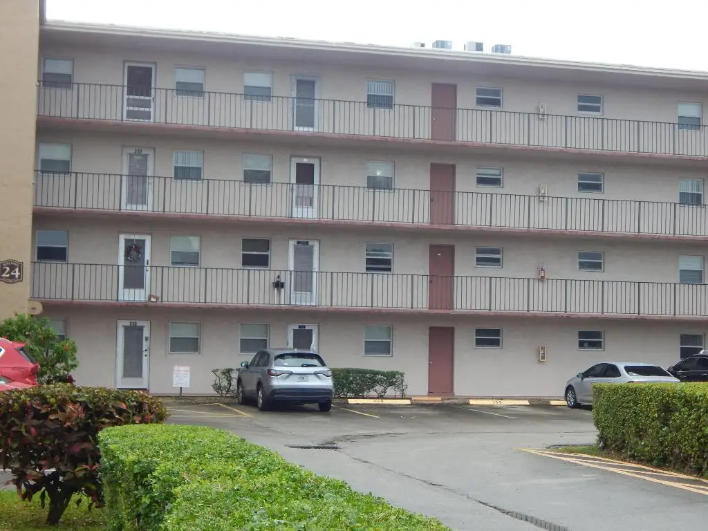 225 Bonnie Boulevard #204, Palm Springs, FL 33461 - Image #1