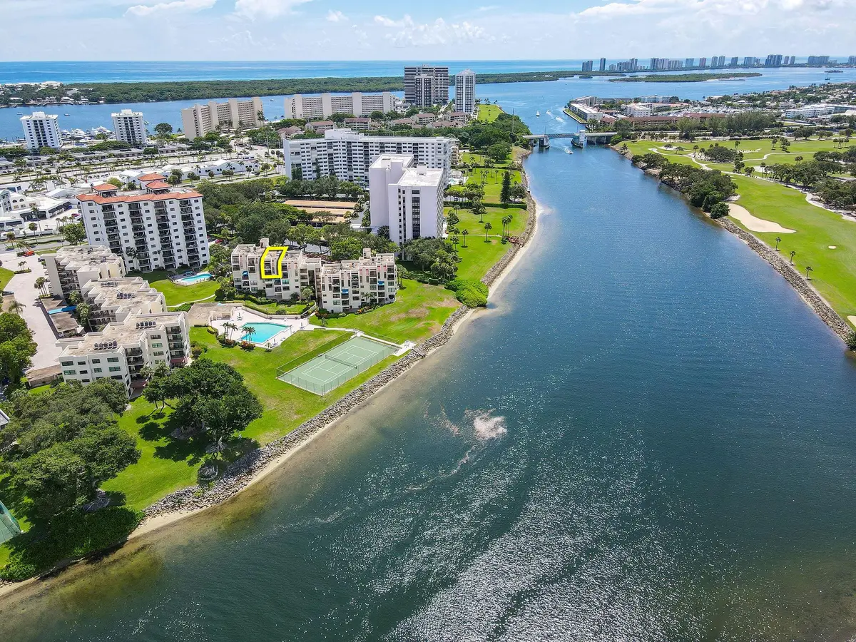 372 Golfview Road #201, North Palm Beach, FL 33408 - Image #1