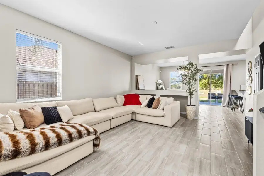 6909 NW Kowal Court, Port Saint Lucie, FL 34986 - Image #3